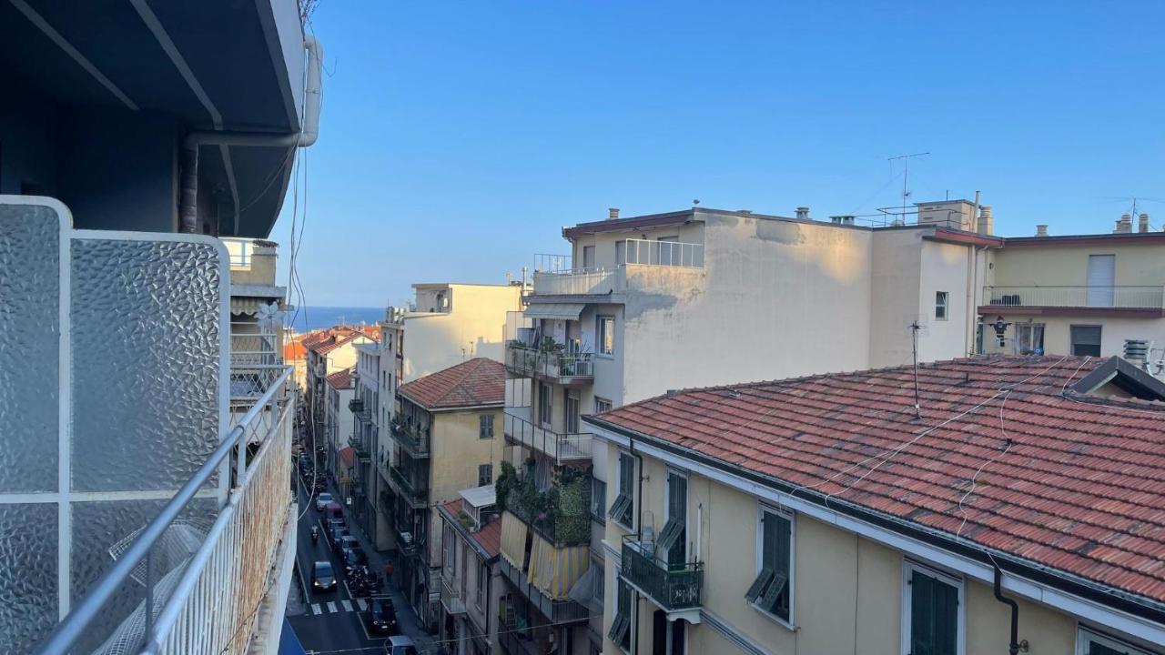 Sanremo Holiday Buitenkant foto